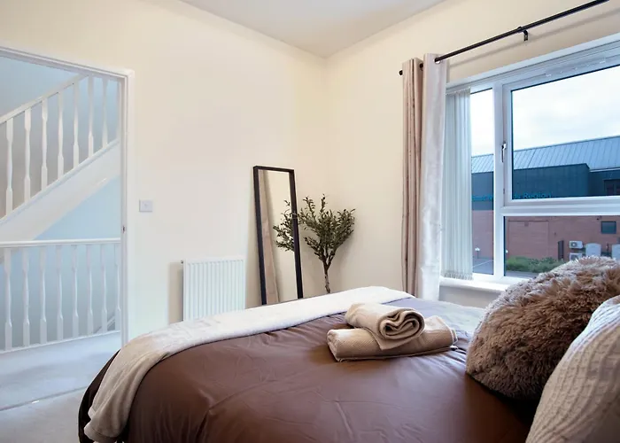 Orion - Luxury 4 Bedroom City Centre Townhouse
