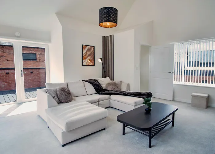 Orion - Luxury 4 Bedroom City Centre Townhouse