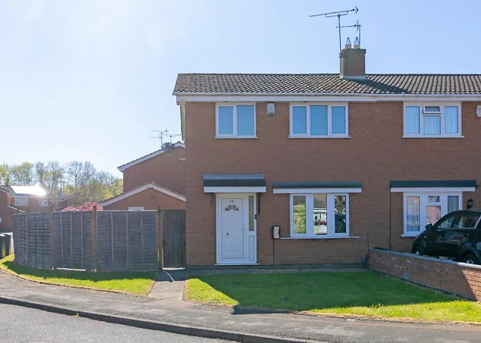 3 Bed House / Sleeps 6 / Parking + Ev Charger